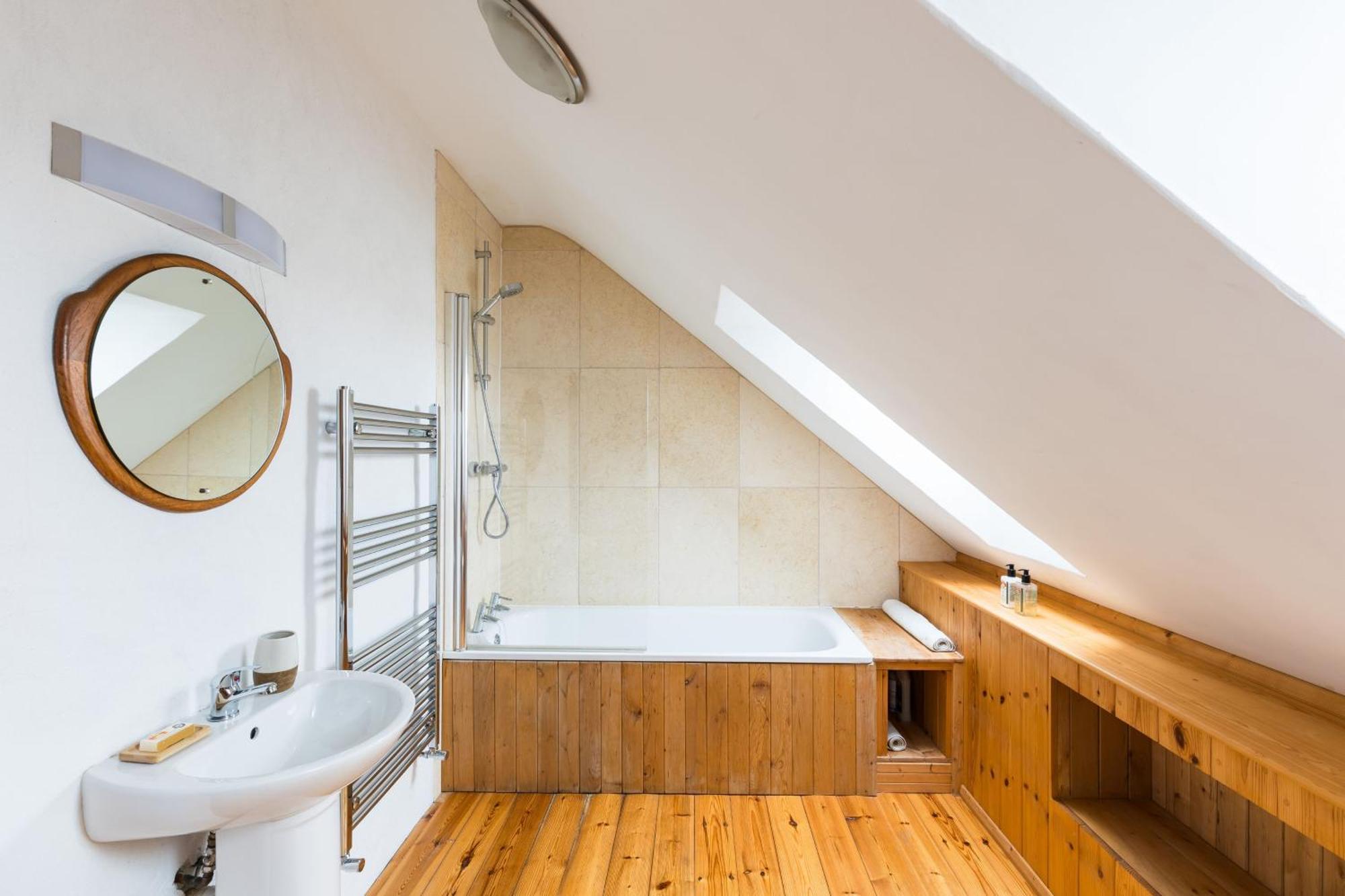 The Workshop- Eco Cottage By The Coastal Path Goodwick Экстерьер фото