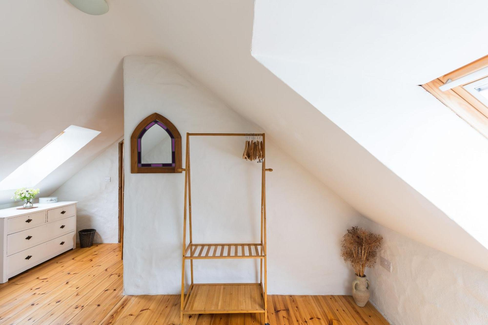 The Workshop- Eco Cottage By The Coastal Path Goodwick Экстерьер фото